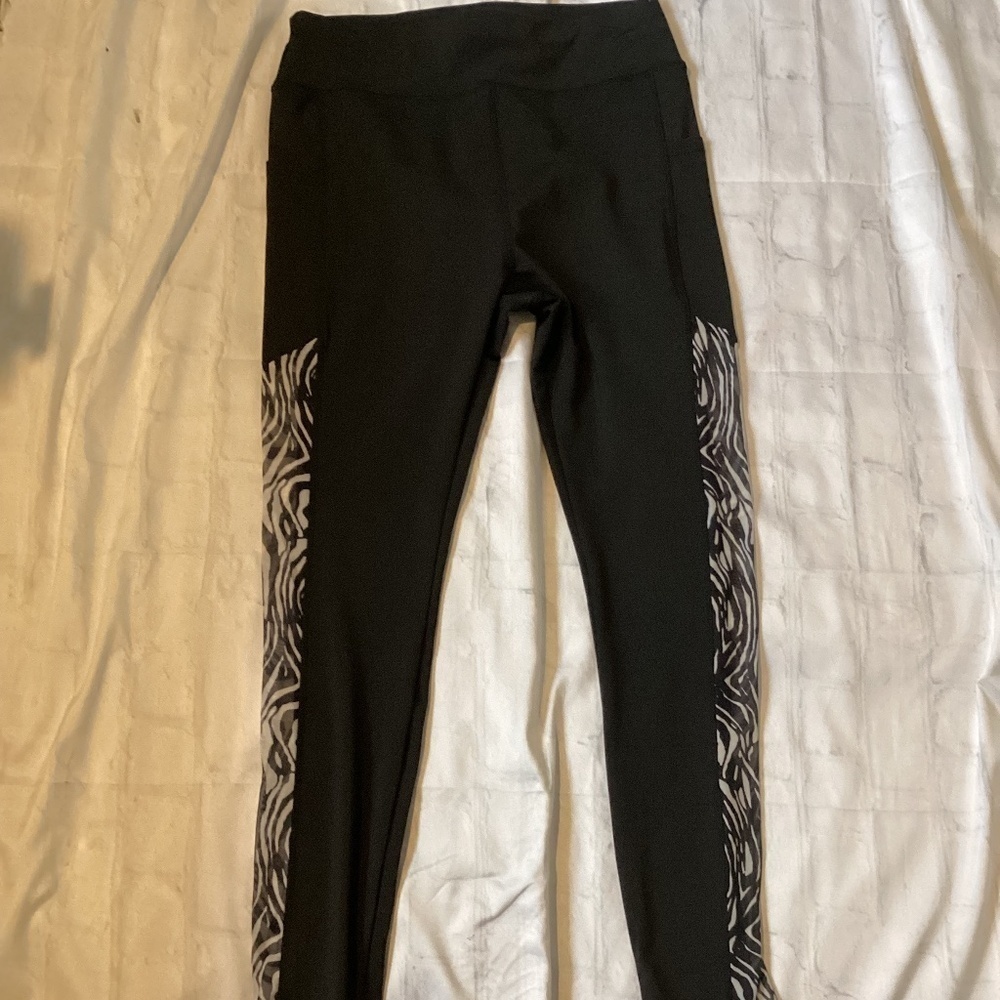 ZEBRA DETAIL LEGGINGS ( Size: X- Large)